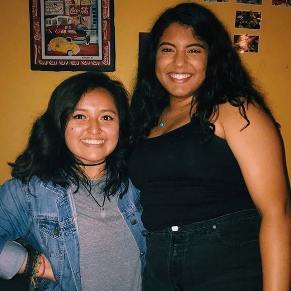 Meet your Posher, Stephanie - Picture 3 of 5